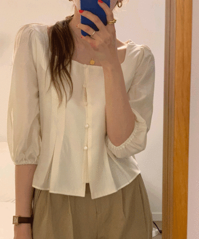Judy square blouse : [PRODUCT_SUMMARY_DESC]