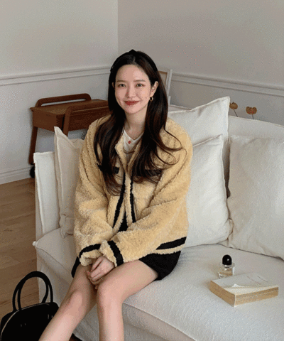 Wendy color matching fur jacket : [PRODUCT_SUMMARY_DESC]
